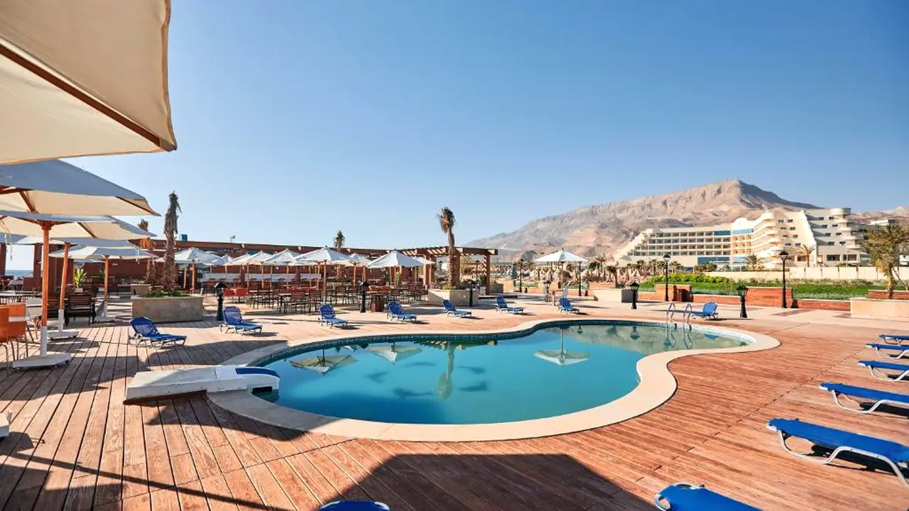 الفندق توليب الجلالة ماجستيك - العين السخنة